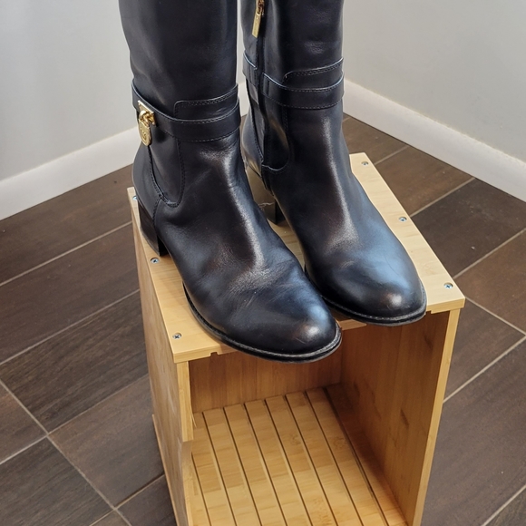 BOOTS - Picture 3 of 4